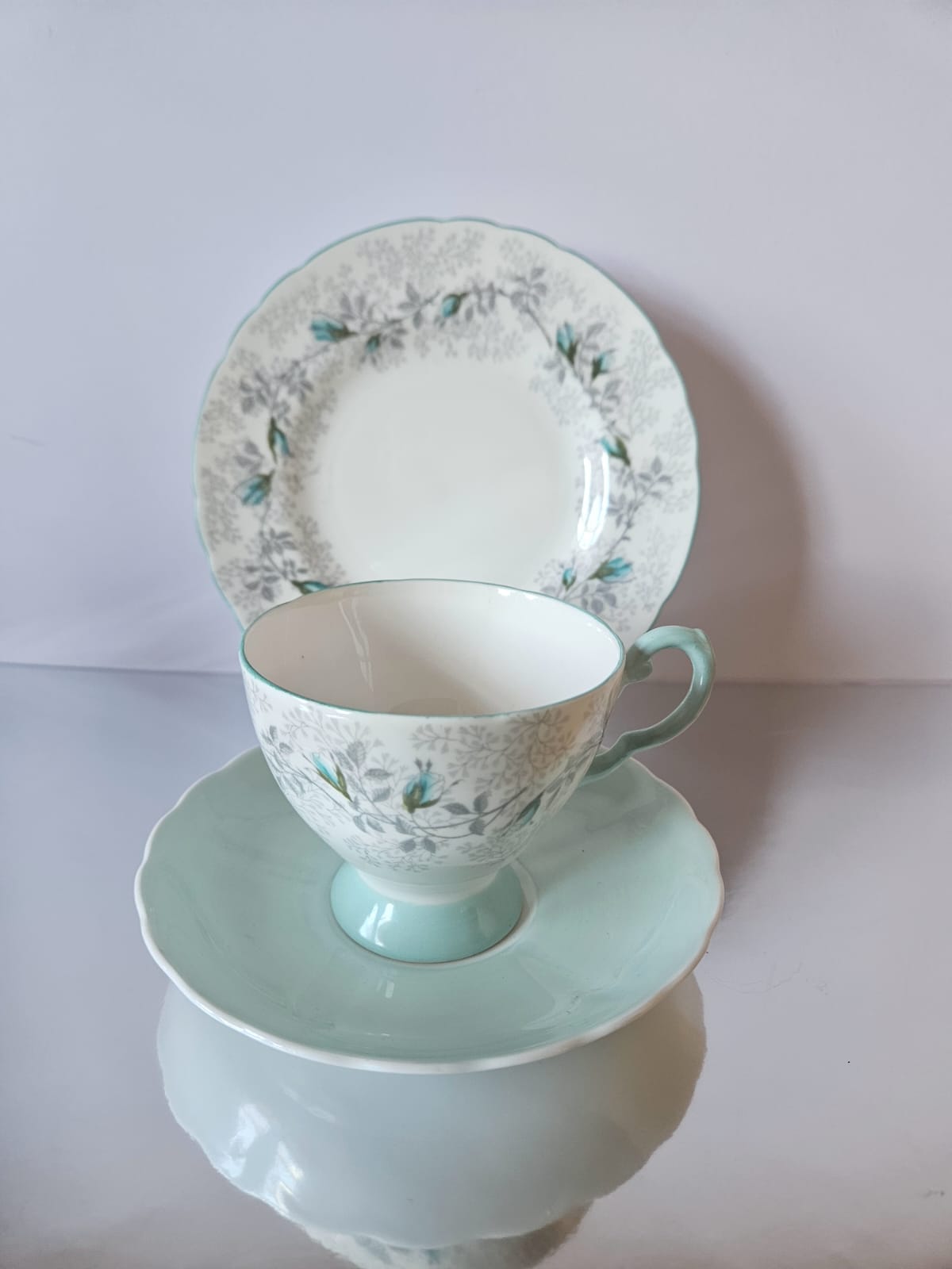 Royal Tuscan 'Fashion Rose' 18 piecesTea set. C1960's