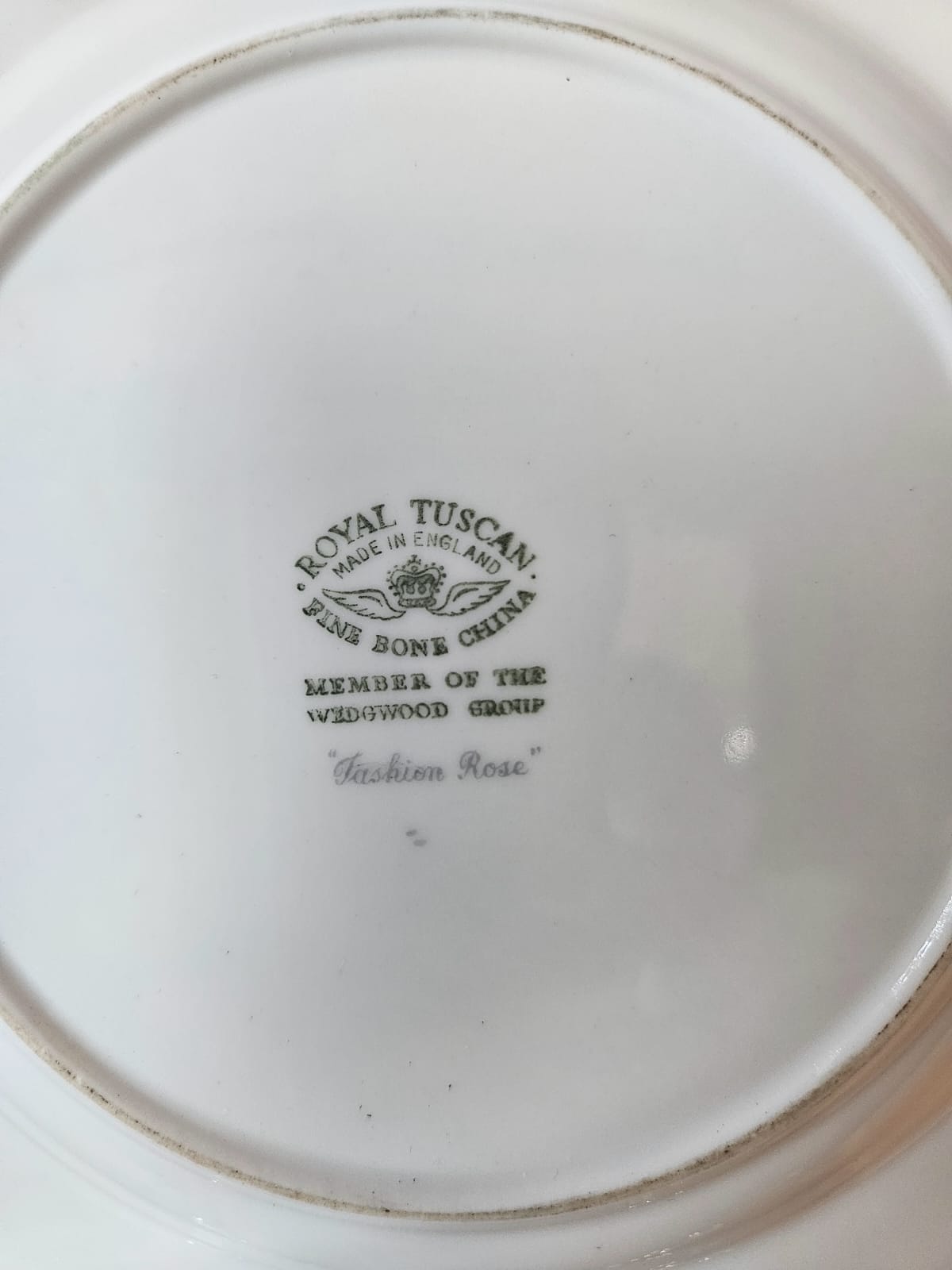 Royal Tuscan 'Fashion Rose' 18 piecesTea set. C1960's