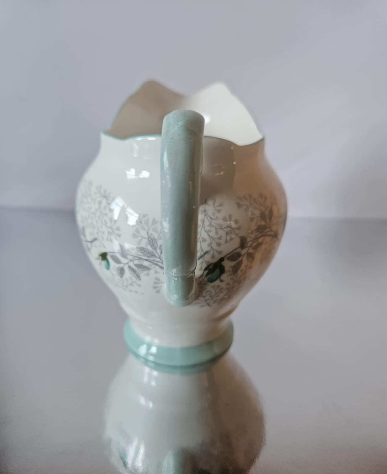 Royal Tuscan 'Fashion Rose' 18 piecesTea set. C1960's