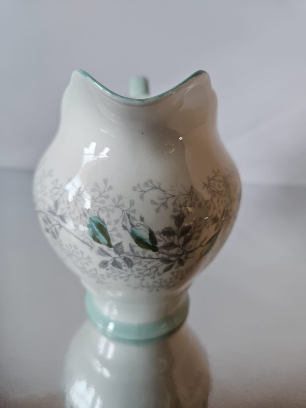 Royal Tuscan 'Fashion Rose' 18 piecesTea set. C1960's