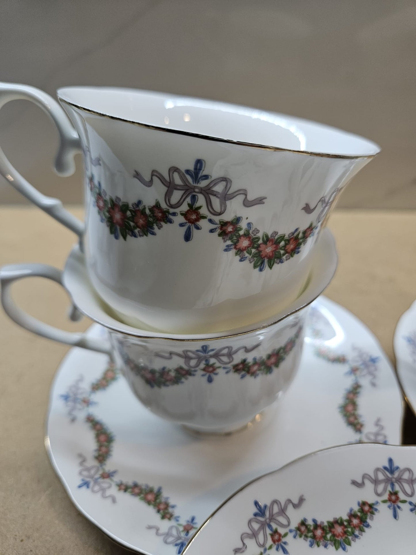 Four Royal Wessex China Spring Garlands Tea cups duos