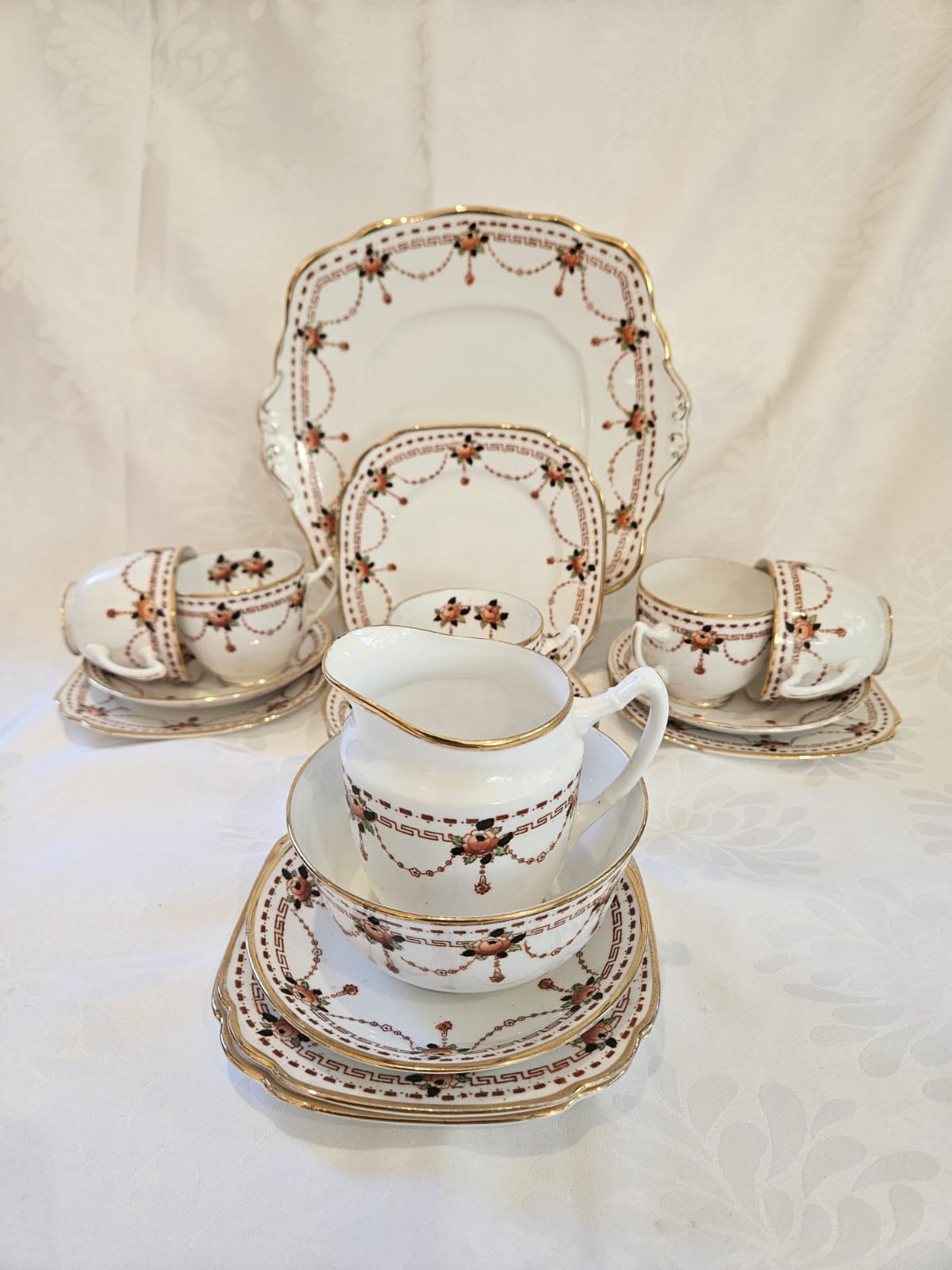 Antique Royal Albert Crown 18 pieces Tea set. Fine Bone China Made in England in the 1920's