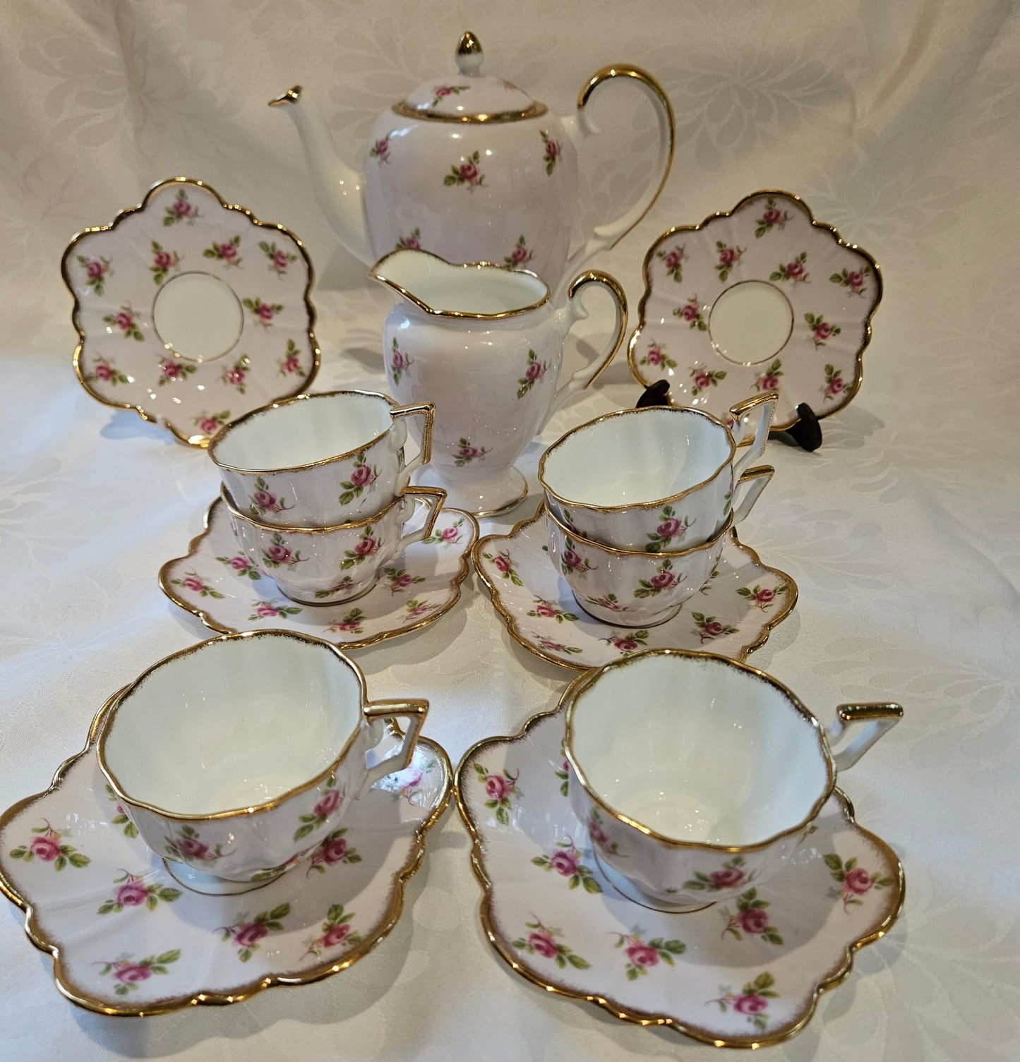 Salisbury Pink Roses Scalloped fine Bone China 16 pc Tea Set c.1940