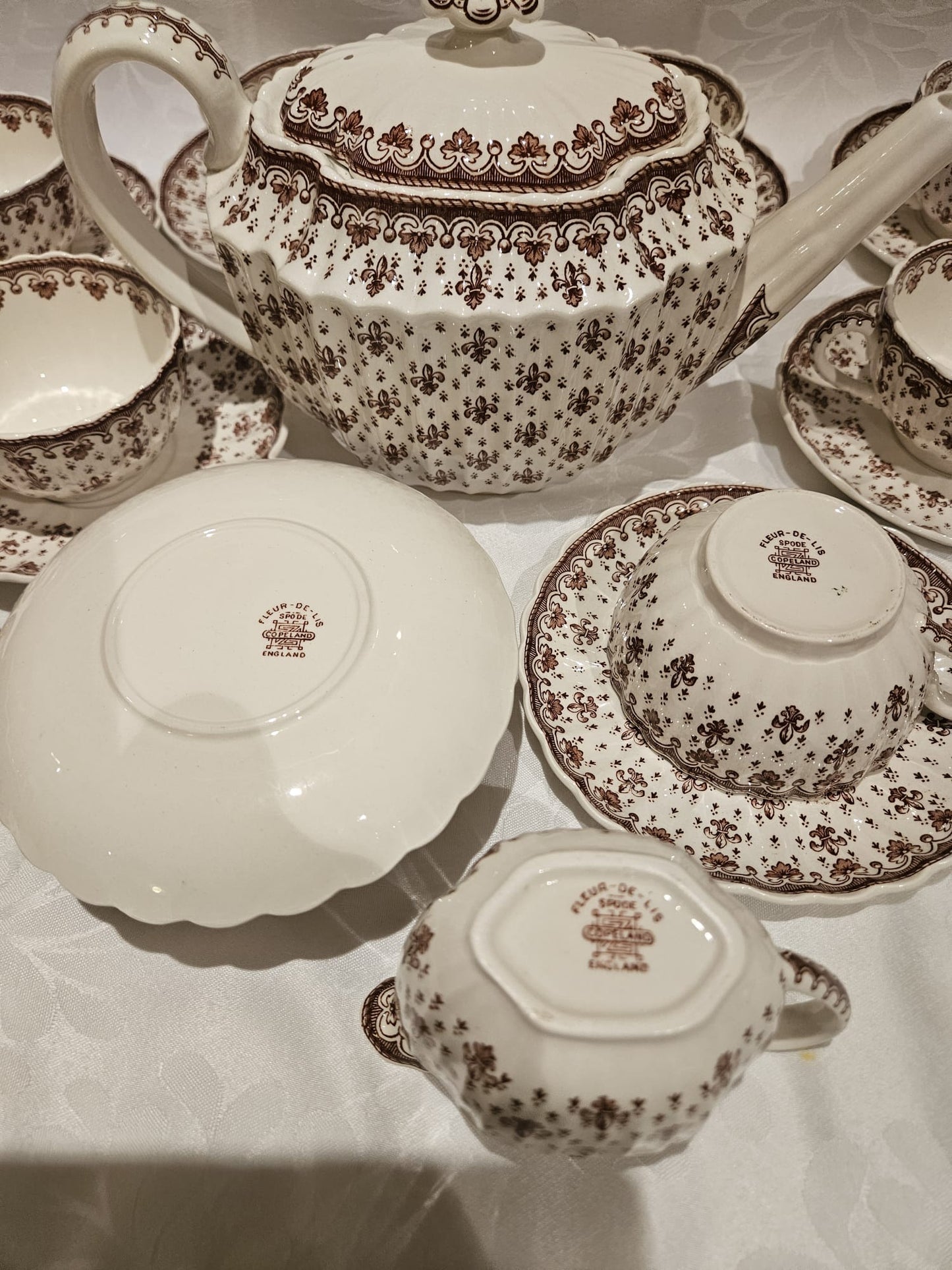 Spode Fleur De Lis Brown earthenware 29 pc Tea set c.1960