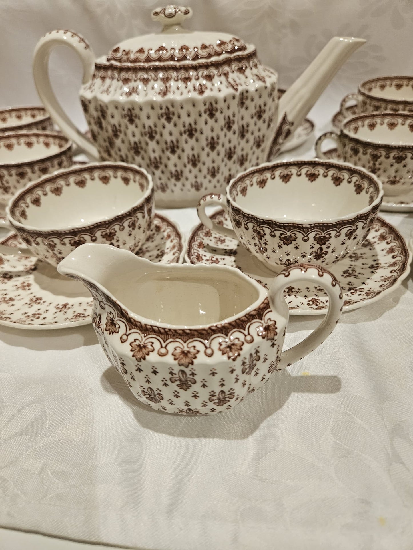 Spode Fleur De Lis Brown earthenware 29 pc Tea set c.1960