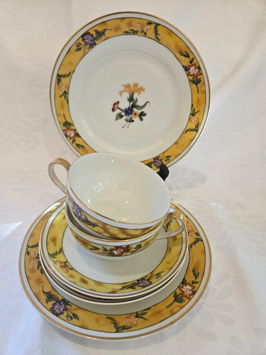 Service à thé deux pièces Theodore Haviland Limoges Trio Jaune Floral vers 1960