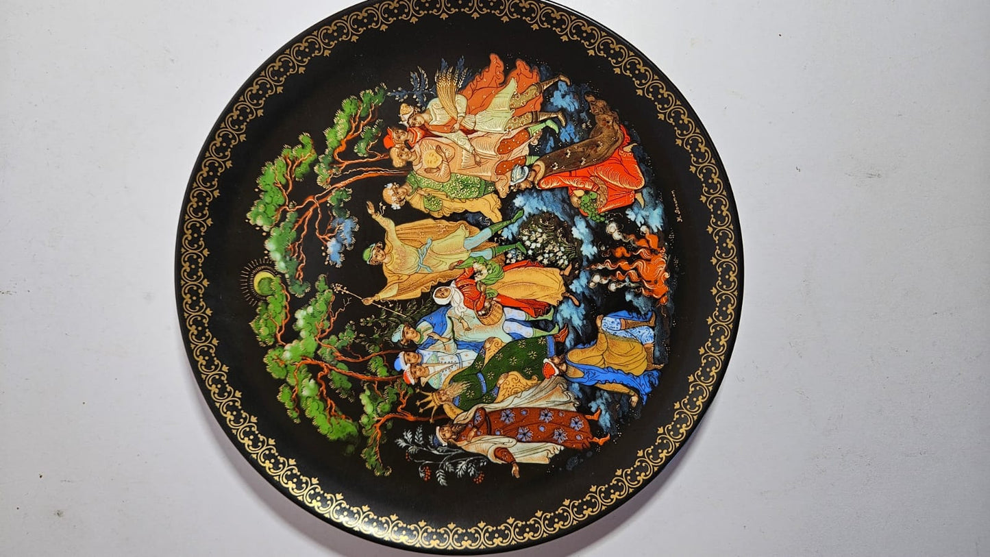 Russian "The 12th Month" Porcelain 1990 Collector Plate Bradex No. 60-V25-1.10
