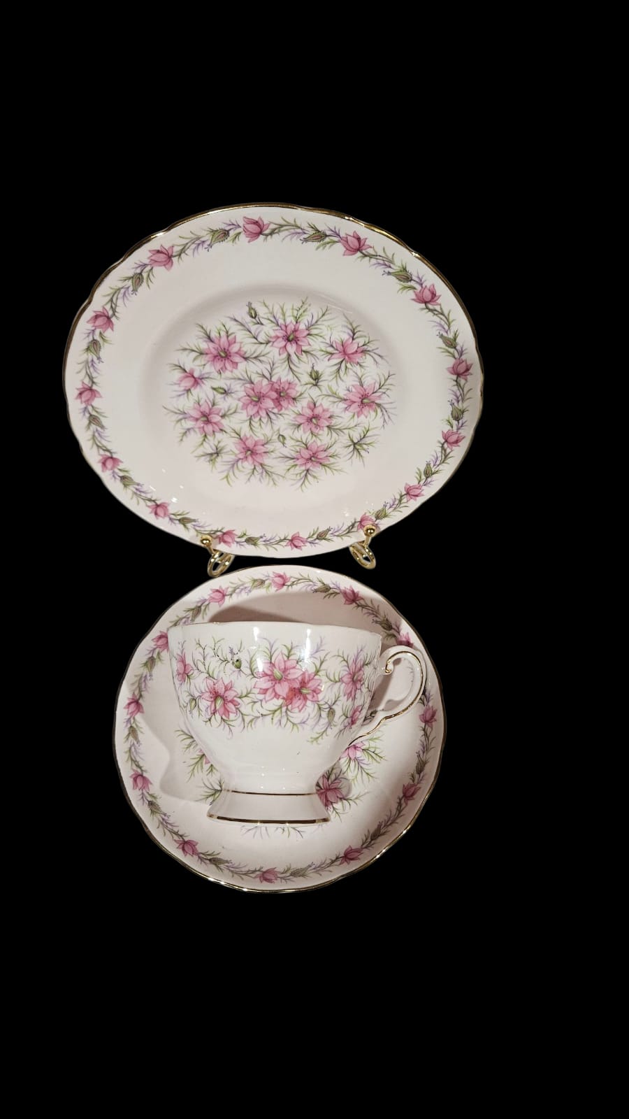 Royal Tuscan fine bone china in the pink "Love in the Mist" pattern 4 people Tea Set