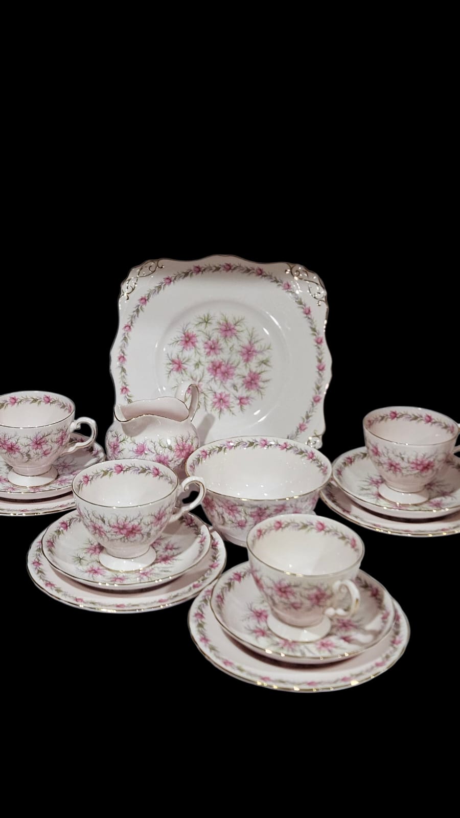 Royal Tuscan fine bone china in the pink "Love in the Mist" pattern 4 people Tea Set
