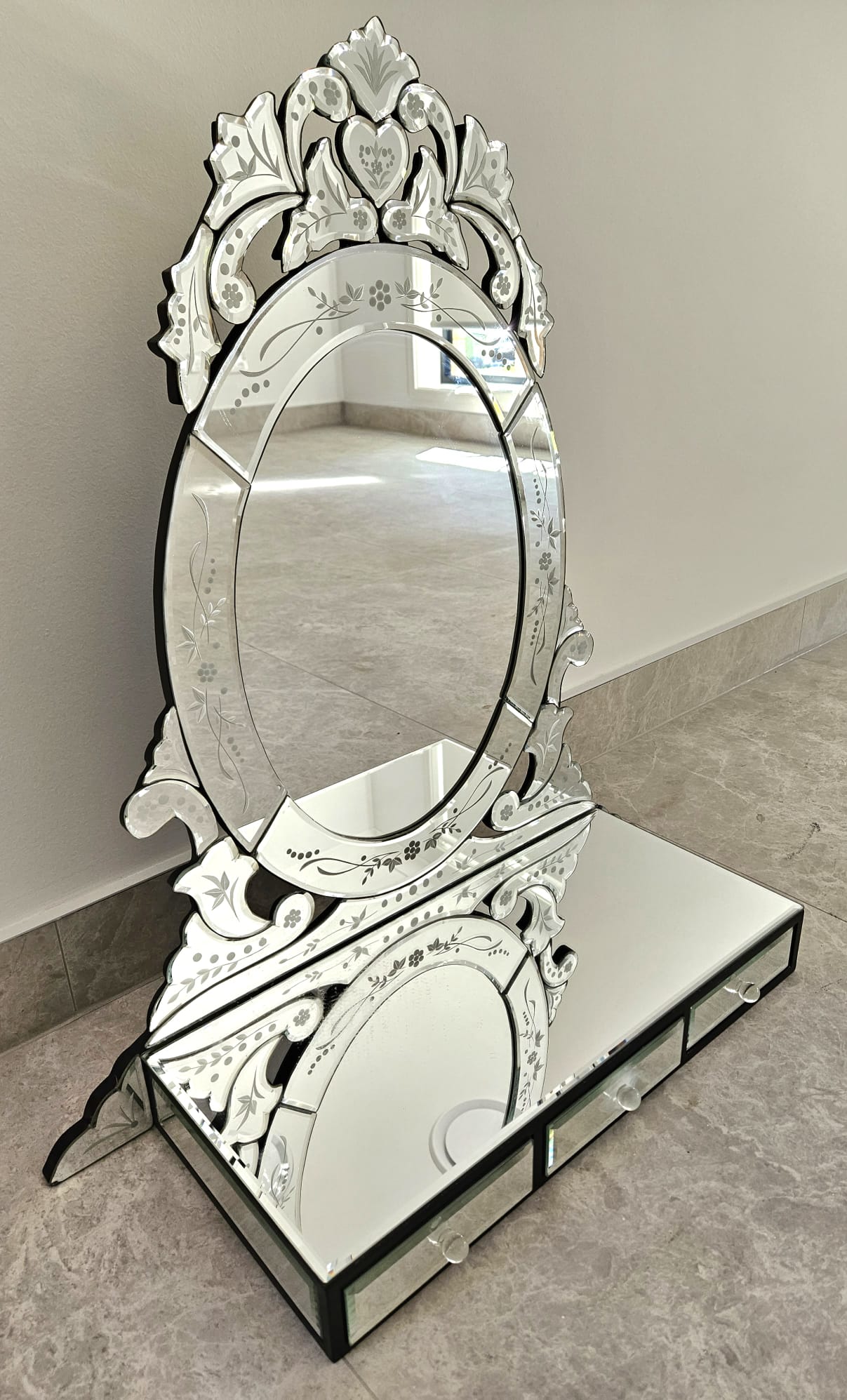 Beautiful Venetian Mirror with jewelry Boxes