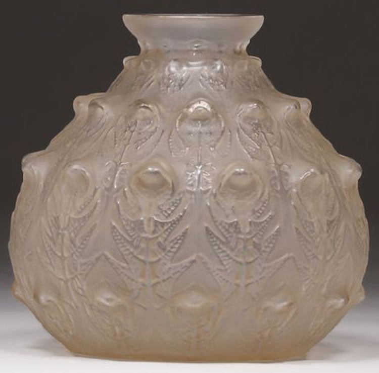 Lalique FOUGERES Vase with grey frosted patina circa 1913