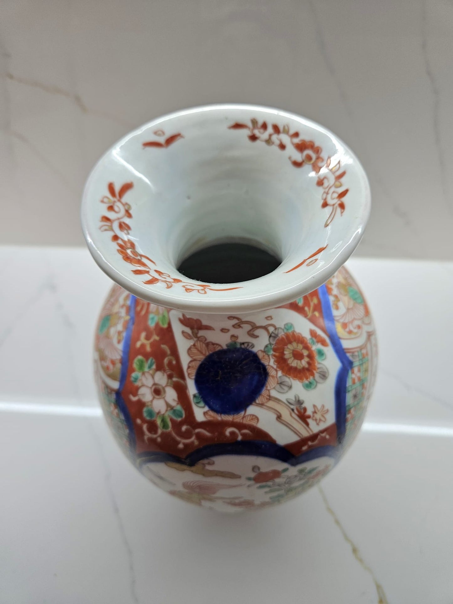 Antique Imari porcelain Vase with panels of bijins and kylins. Early 20th Century